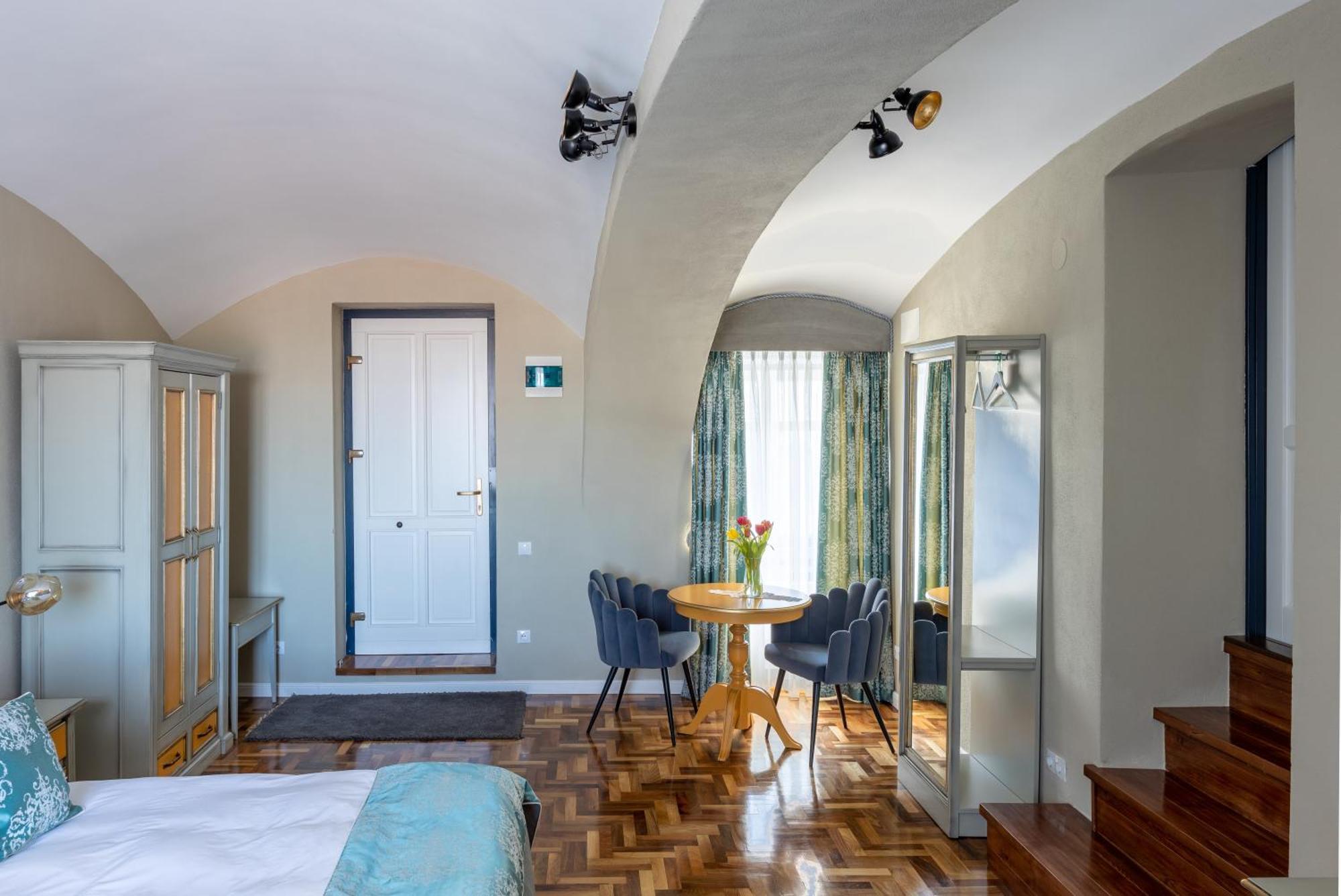 Bed and Breakfast Magister Seven Sibiu Esterno foto